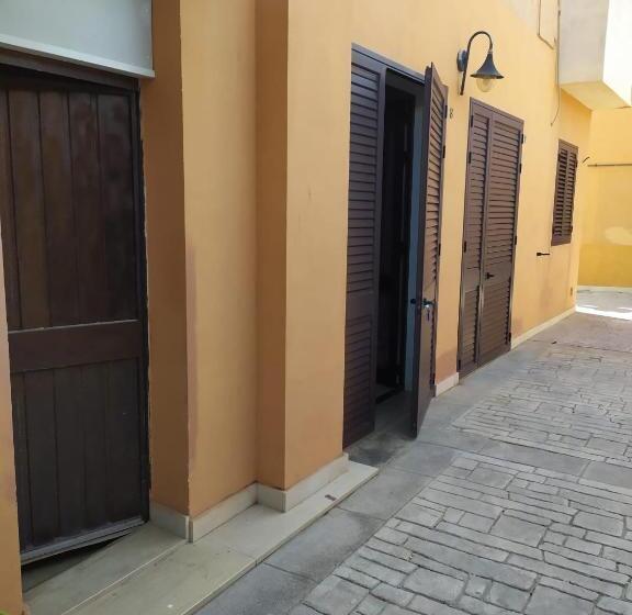استودیوی استاندارد, Agathae Hotel & Residence