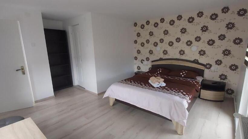 Quarto Estandar, Casa Lena  Vatra Dornei