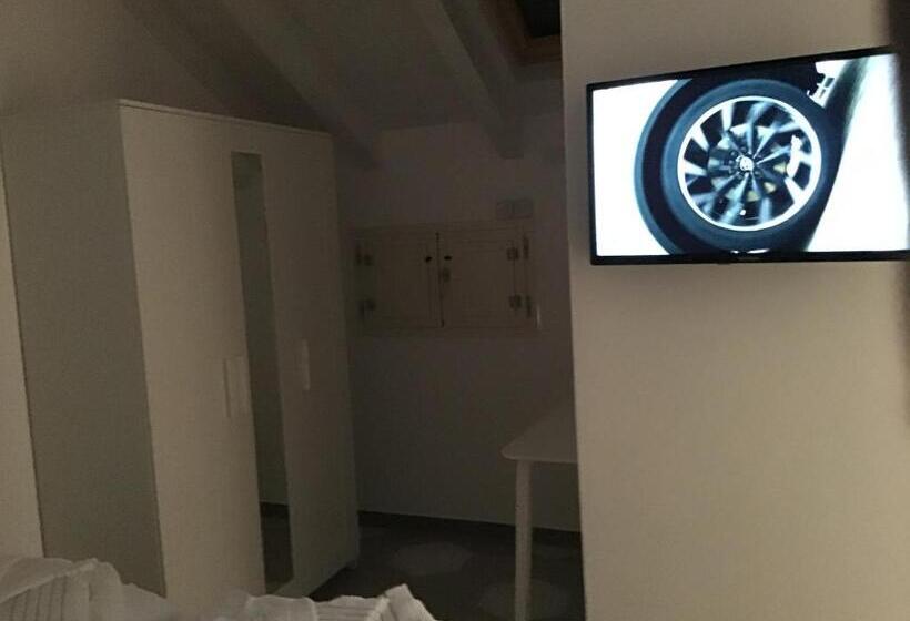 Standard Room King Size Bed, Casa Luigias Mtb In Finalborgo