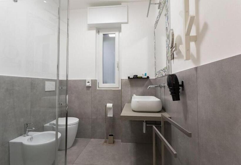 Номер Стандарт, Little Square Arona