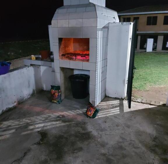 Номер Стандарт, Hlophe S Place