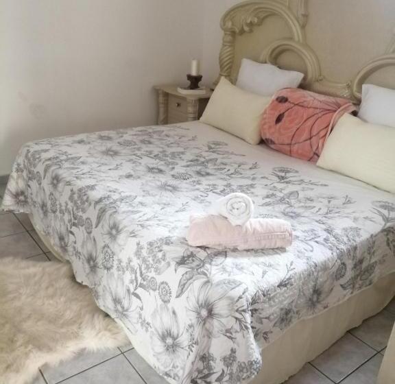 标准间, Lytton Cresent B&b