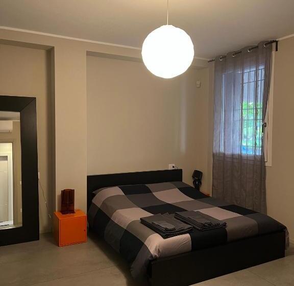 Quarto Estandar, La Casa All Ombra Della Chiesa