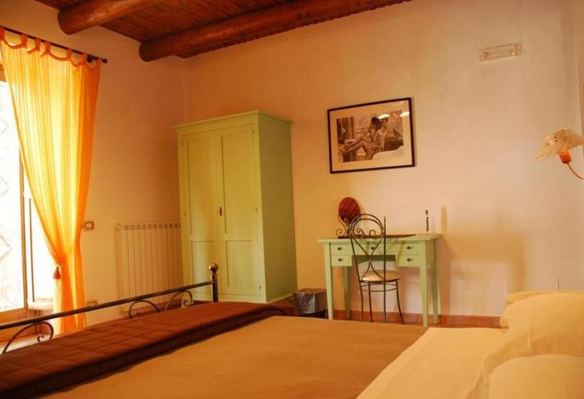 スタンダードルーム, B&b Beata Solitudo