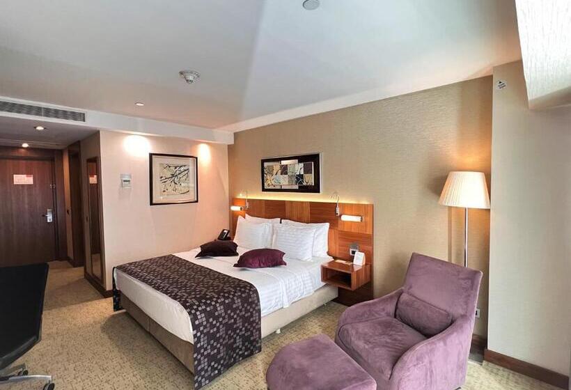 带大床的标准间, Crowne Plaza Istanbul Harbiye, An Ihg