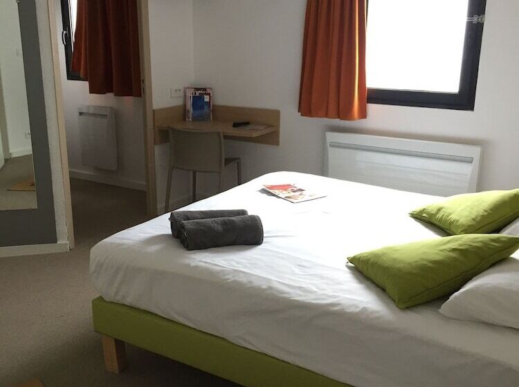 Номер Стандарт, Kyriad Direct La Rochelle Aytré