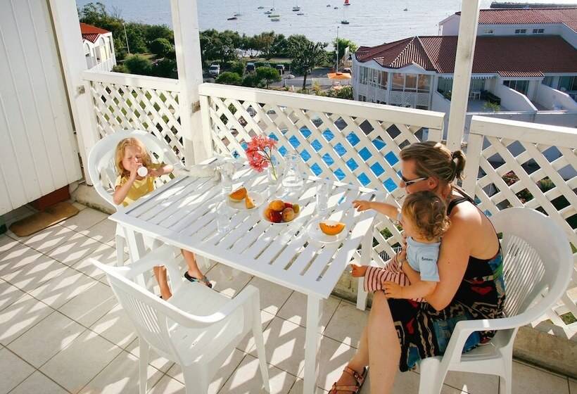 Студио Стандарт Вид на Бассейн, Residence Odalys Les Terrasses De Fort Boyard