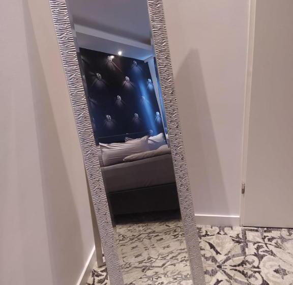 חדר סטנדרט, Little Suite