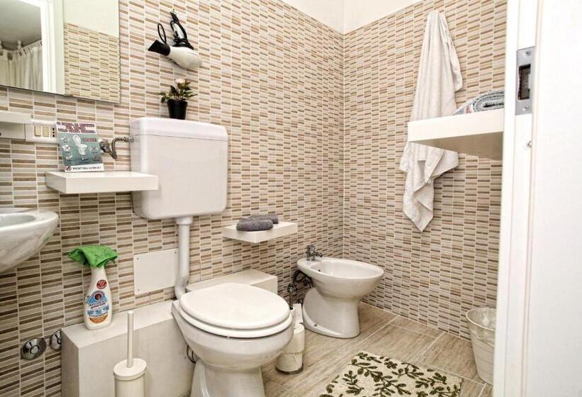 سوییت جونیور با بالکن, Maison Floria Locazione Turistica
