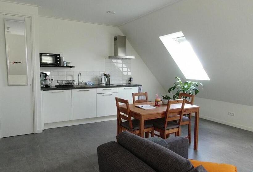 غرفة قياسية رباعية, B&b Zunderdorp