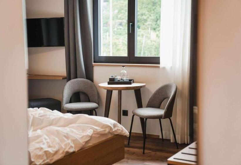 Номер Стандарт с Балконом, Guesthouse Karnatsch
