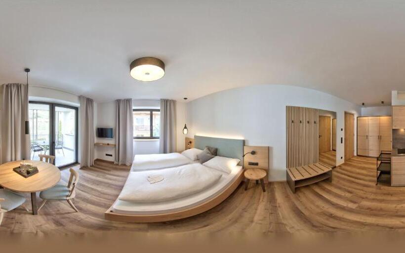 Апартаменты 1 Спальня с Балконом, Guesthouse Karnatsch