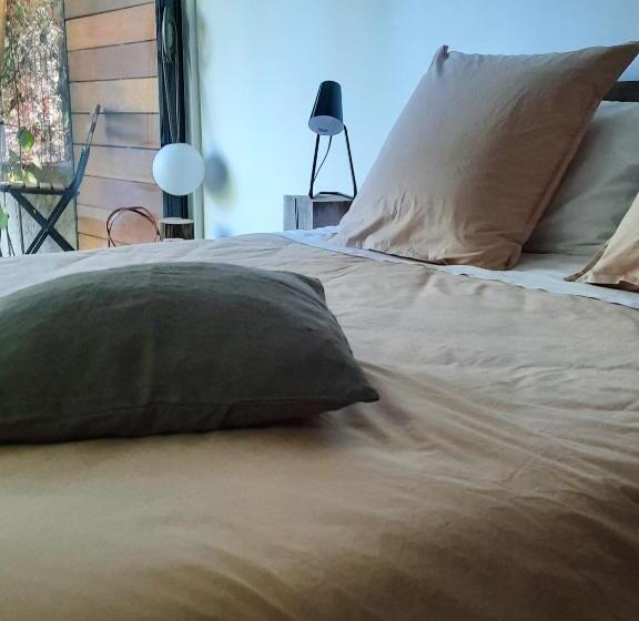 Стандартный Номер Кровать Кинг, La Cabane De Troyes   Chambre D Hôtes