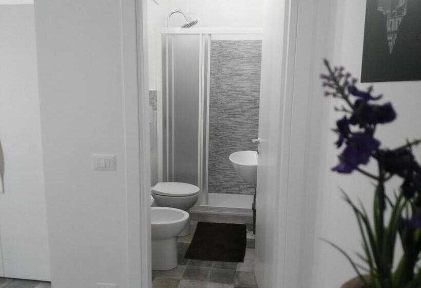 带1个卧室的带阳台的公寓, Quattroquarti Stradivari Home