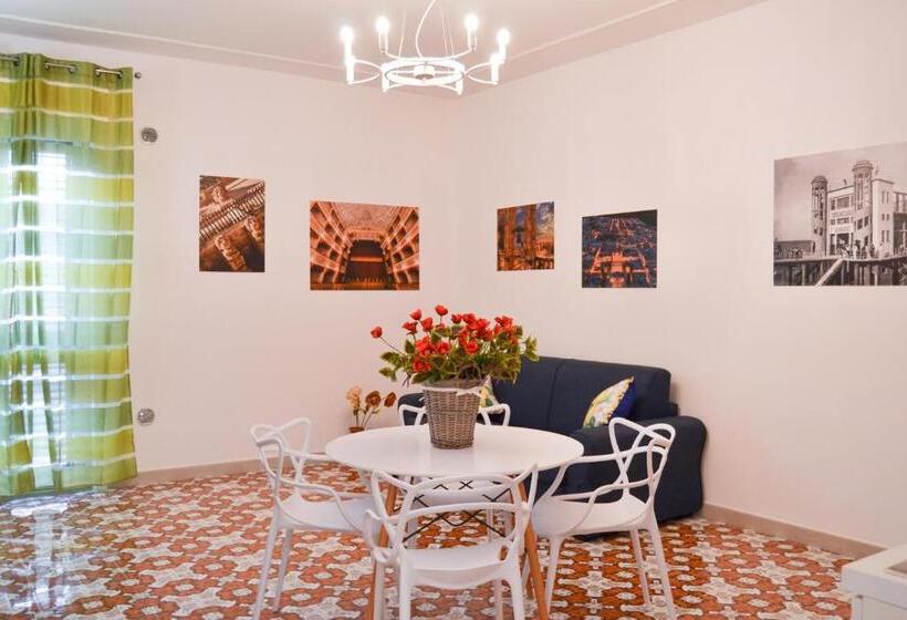 带1个卧室的带阳台的公寓, Quattroquarti Stradivari Home