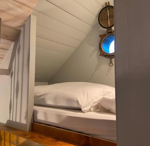 استودیوی لوکس, B&b De Lage Zwaluw