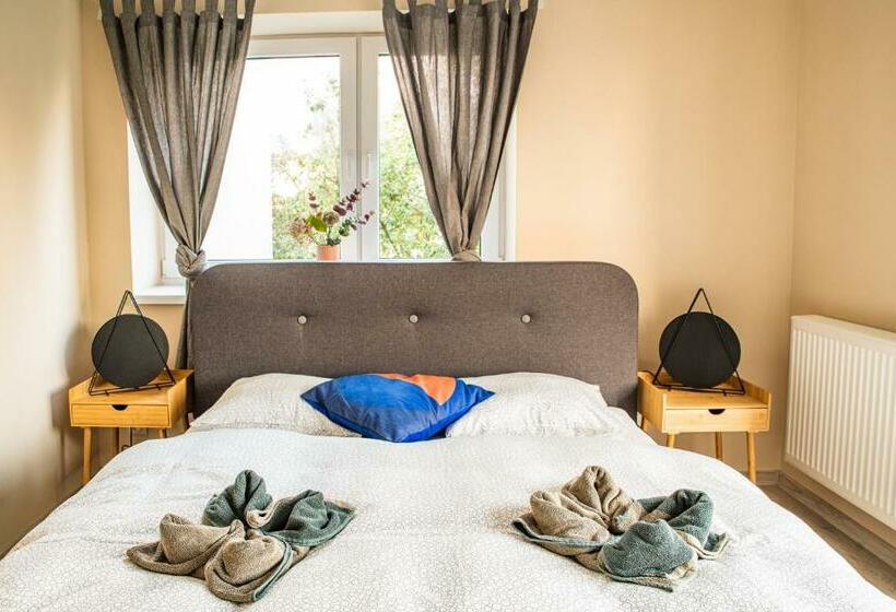 Трехместный Номер Стандарт с Балконом, K House