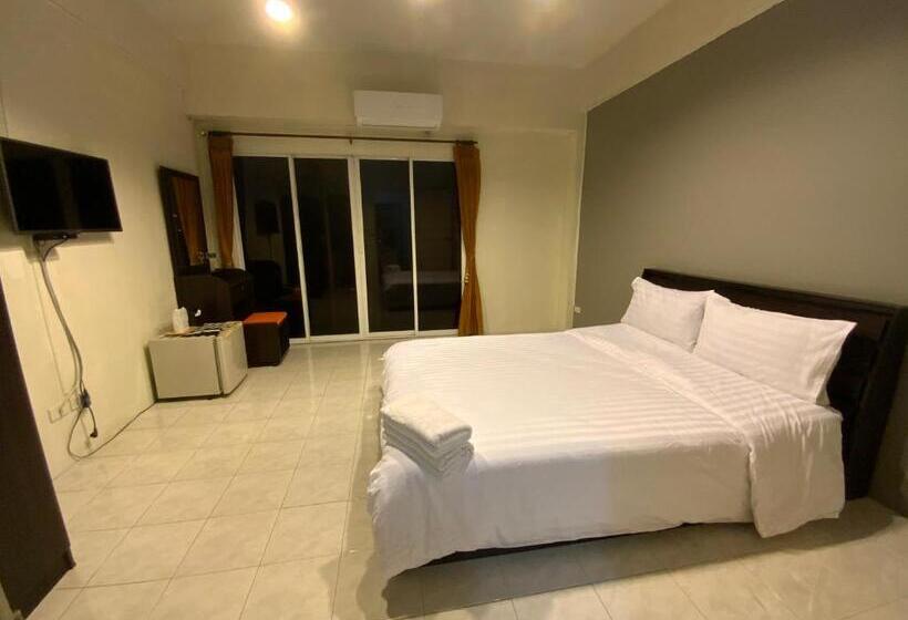 Номер Стандарт, Uh Hostel