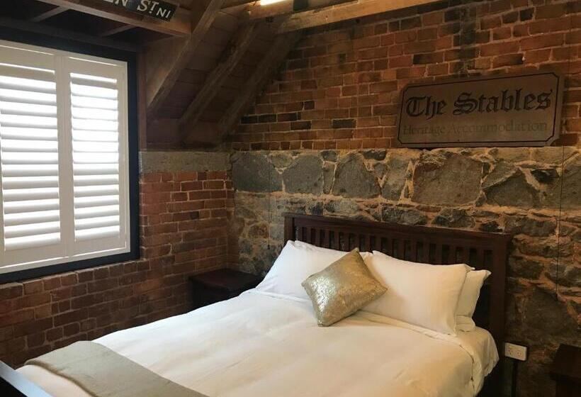 스탠다드 룸, The Stables Dunedin