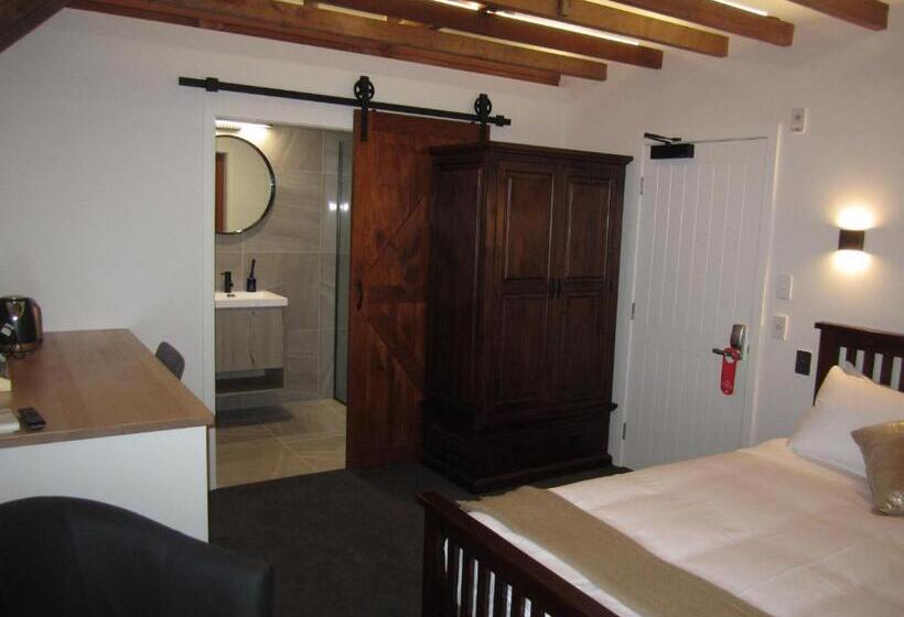 스탠다드 스튜디오, The Stables Dunedin