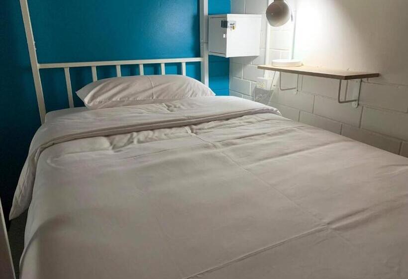 Семейный Номер, Naisang Hostel