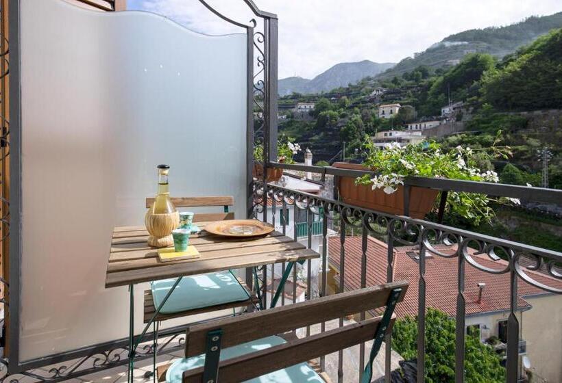 اتاق استاندارد سه نفره, Villa Le Murelle