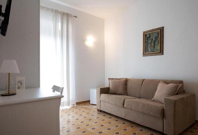 اتاق استاندارد چهار تخته, Villa Le Murelle