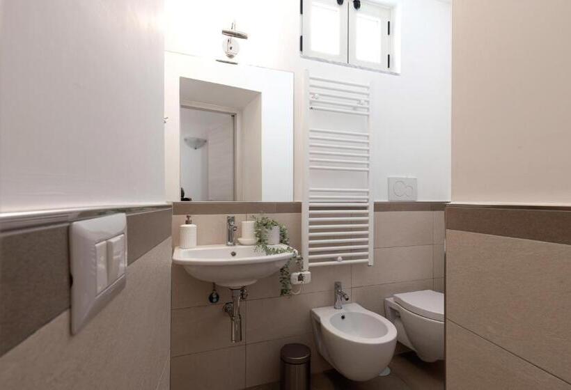 اتاق استاندارد چهار تخته, Villa Le Murelle
