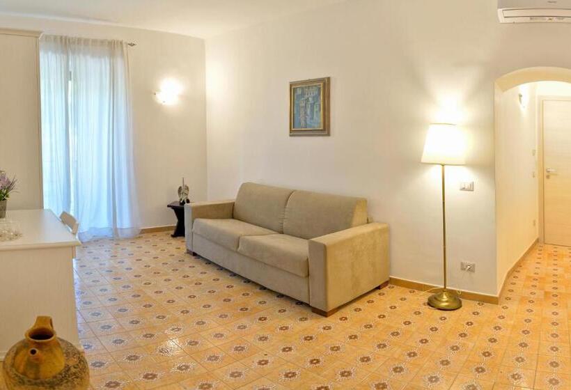 اتاق استاندارد چهار تخته, Villa Le Murelle