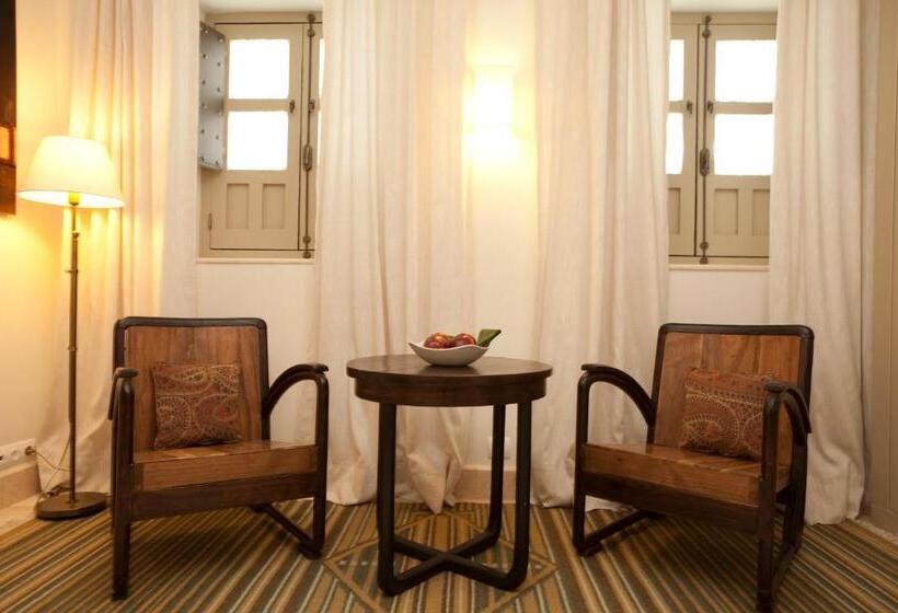 Pokój Deluxe, Balcon De Cordoba