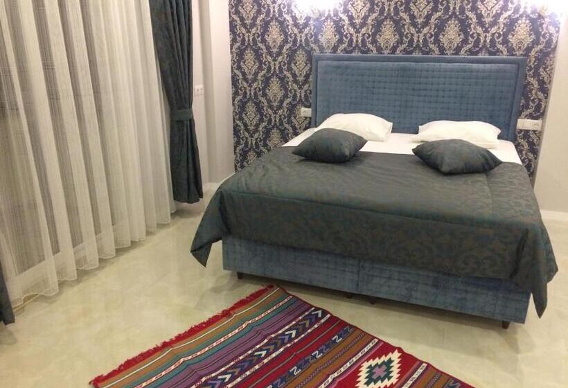 חדר דלוקס, The Cotton House