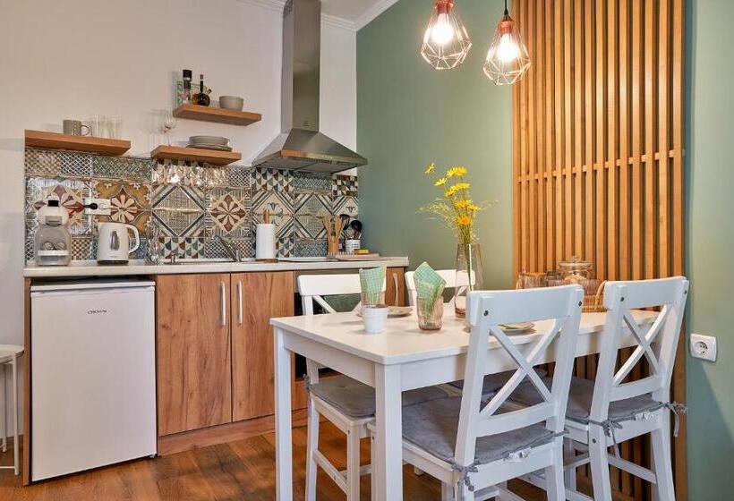 침실 1개 아파트, Adel Apartments