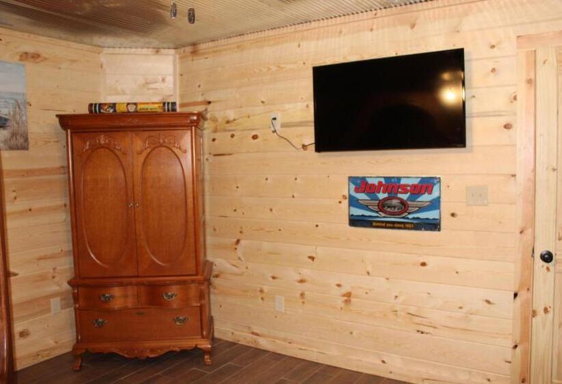 Family Suite, Samantha S Timber Inn