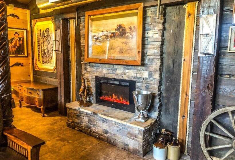 Студия Deluxe, Samantha S Timber Inn