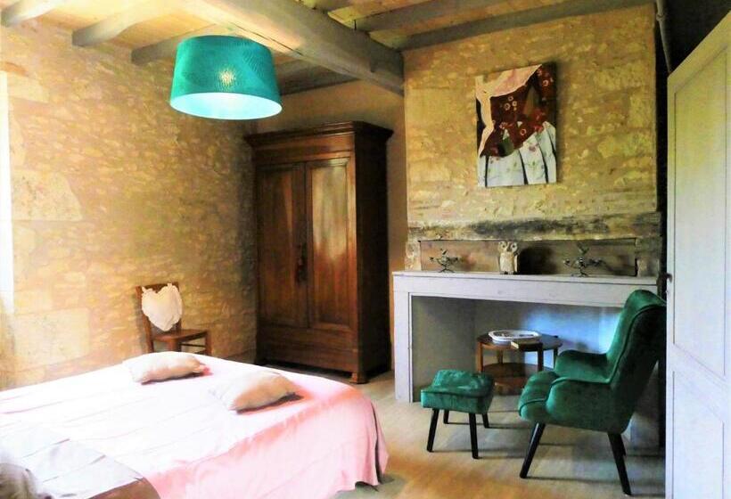 Номер Deluxe, Presbytère D Arpentian
