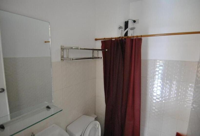 Апартаменты 3 Спальни, The Uptown Place Condominium