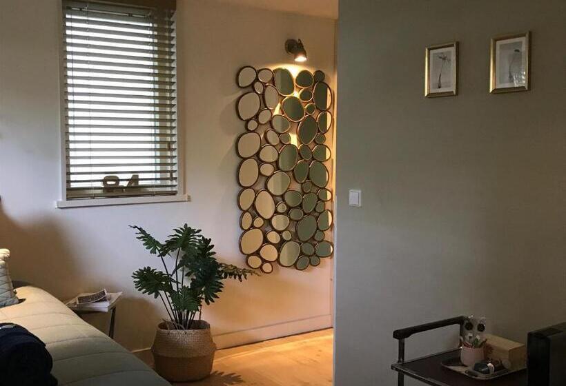 Номер Deluxe, 84huis