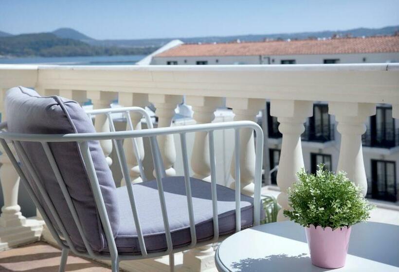 Люкс Повышенной Комфортности, Alley Boutique Hotel And Spa