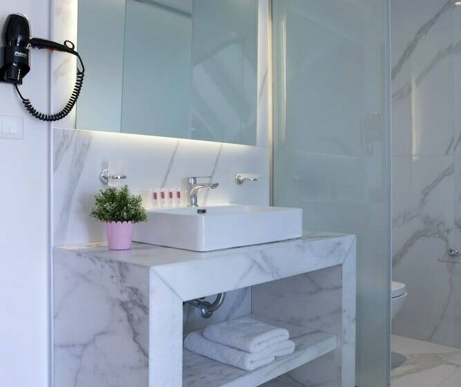 Люкс Повышенной Комфортности, Alley Boutique Hotel And Spa
