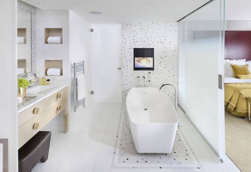 Suite with Terrace, Mandarin Oriental Paris