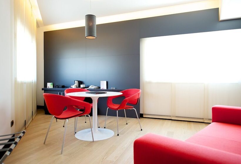 Полулюкс, Mercure Nerocubo Rovereto