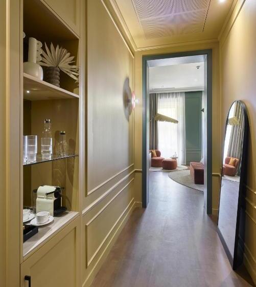 带大床的豪华间, Verno House Budapest, Vignette Collection, An Ihg