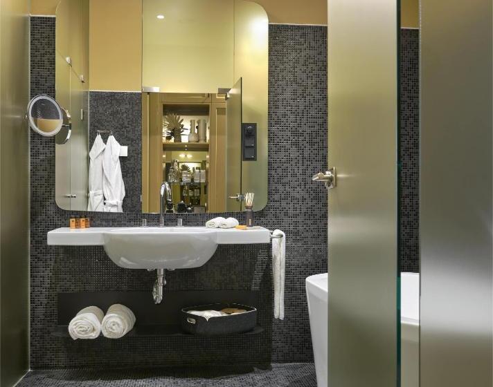 带大床的豪华间, Verno House Budapest, Vignette Collection, An Ihg
