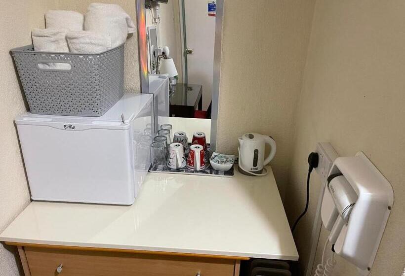 Quarto Estandar, Victoria House   Self Catering Quiet Guesthouse   Adult Singles And Couples Only