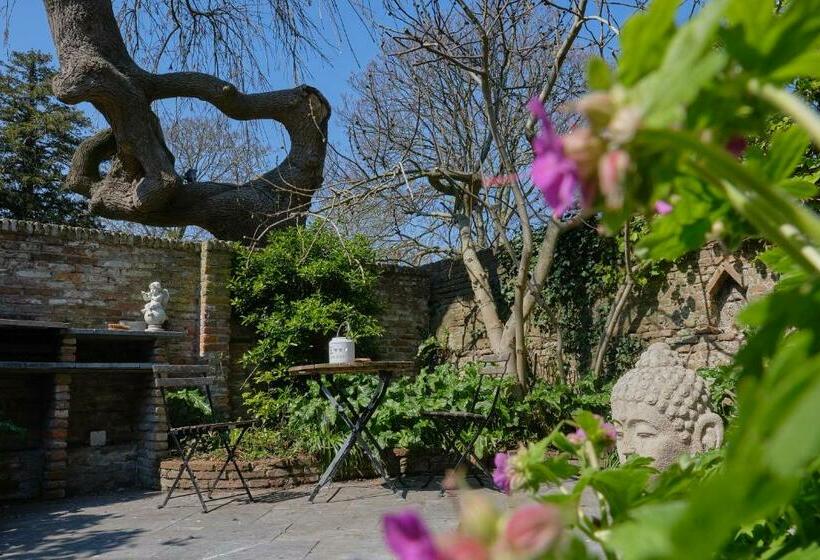 غرفة قياسية مطلّة علي الحديقة, Het Gecroonde Swaert B&b
