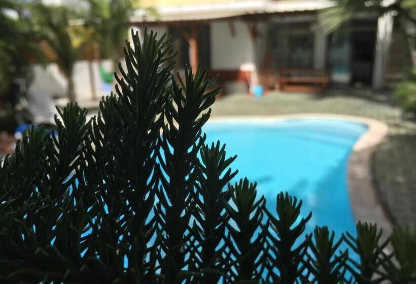 اتاق استاندارد با چشم‌انداز استخر, Pereybere Villa Valari With Pool Near Beach