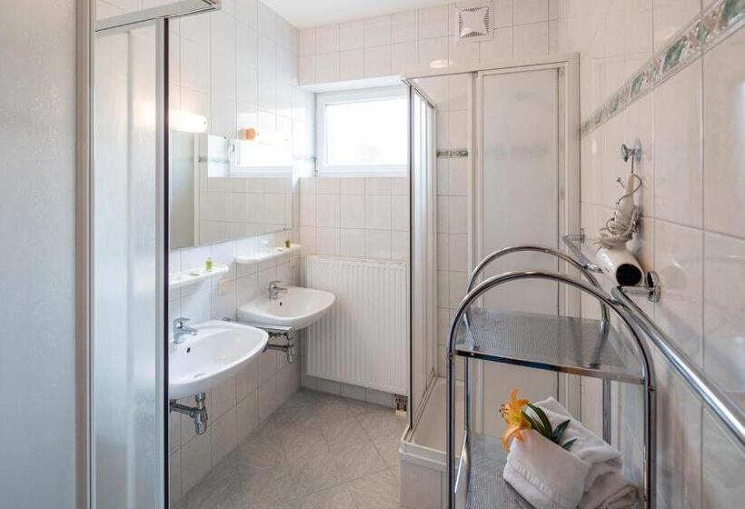 Семейный Номер, Gasthaus Pension Zum Lustigen Steirer