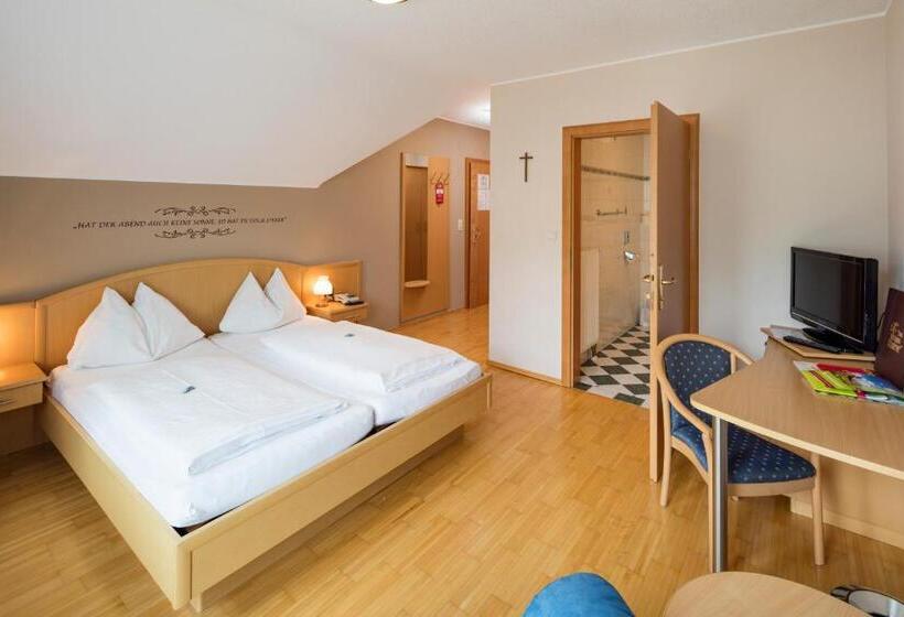 Номер Стандарт с Балконом, Gasthaus Pension Zum Lustigen Steirer