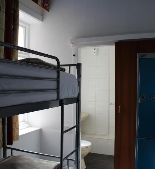 Четырехместный Номер Стандарт, Backpackers Blackpool Hotel & Suites