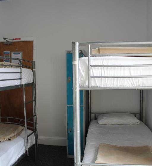 Четырехместный Номер Стандарт, Backpackers Blackpool Hotel & Suites